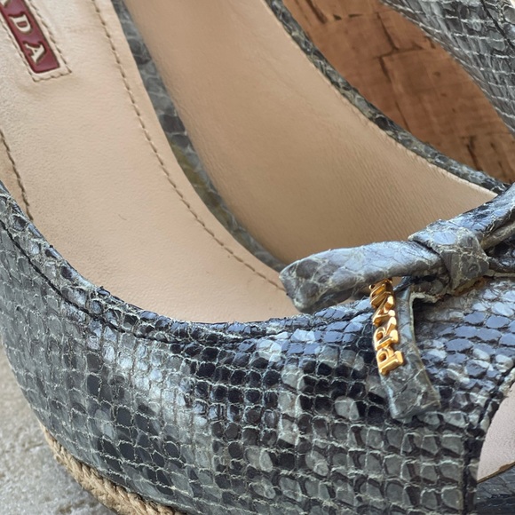 🩵 PRADA Wedge heels - peep toe!  Size 8.5 (Euro 39) 🩵 - Picture 2 of 7